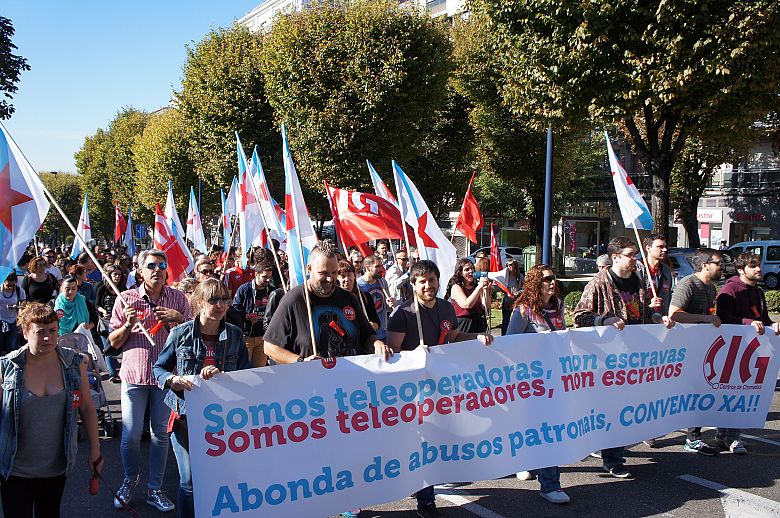 2016 10 06 ManifaFolgaConveniosCentrosChamadasVigo02.JPG